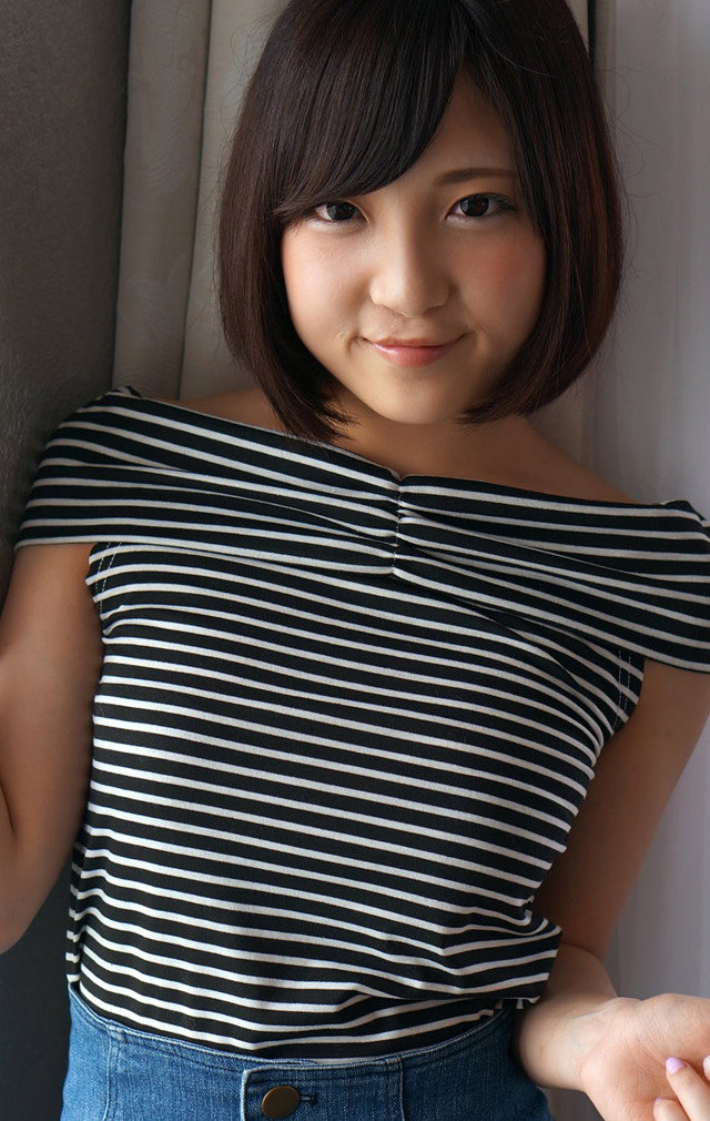 Umi Hirose - Boobiegirl Kiss Gif No.83109c